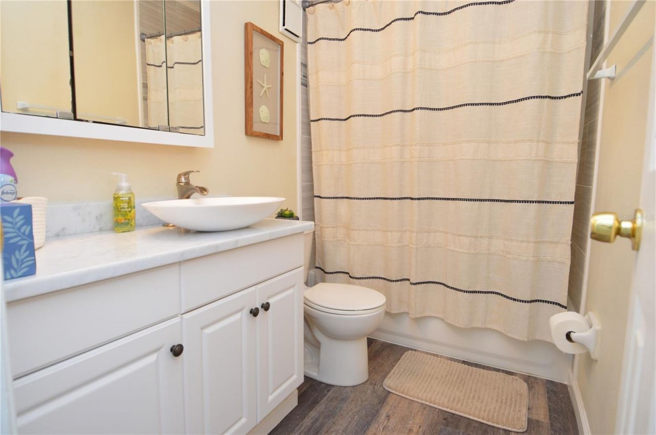 121 Seahorse Drive Se, Unit C, Saint Petersburg, FL 33705 Photo