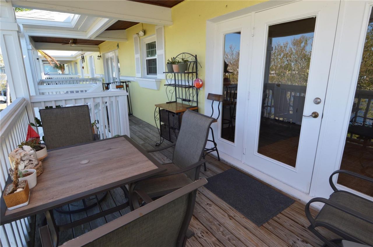 121 Seahorse Drive Se, Unit C, Saint Petersburg, FL 33705 Photo
