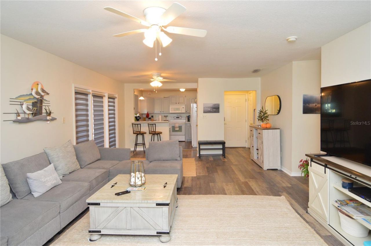 121 Seahorse Drive Se, Unit C, Saint Petersburg, FL 33705 Photo