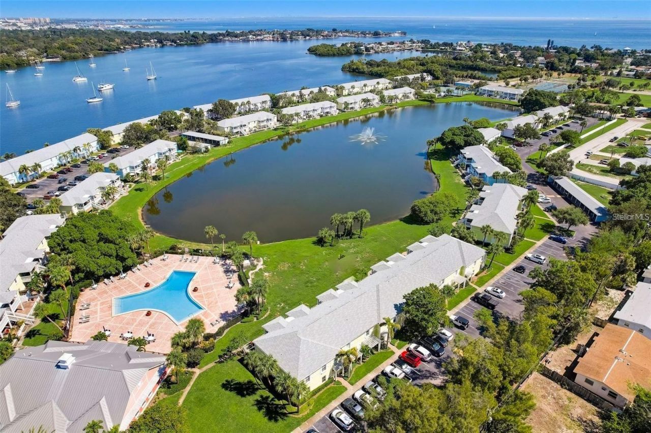 121 Seahorse Drive Se, Unit C, Saint Petersburg, FL 33705 Photo