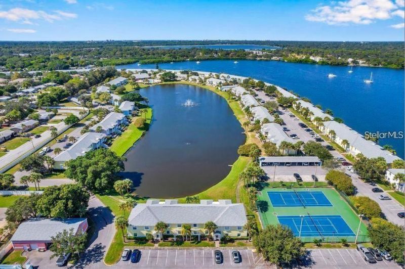 121 Seahorse Drive Se, Unit C, Saint Petersburg, FL 33705 Photo