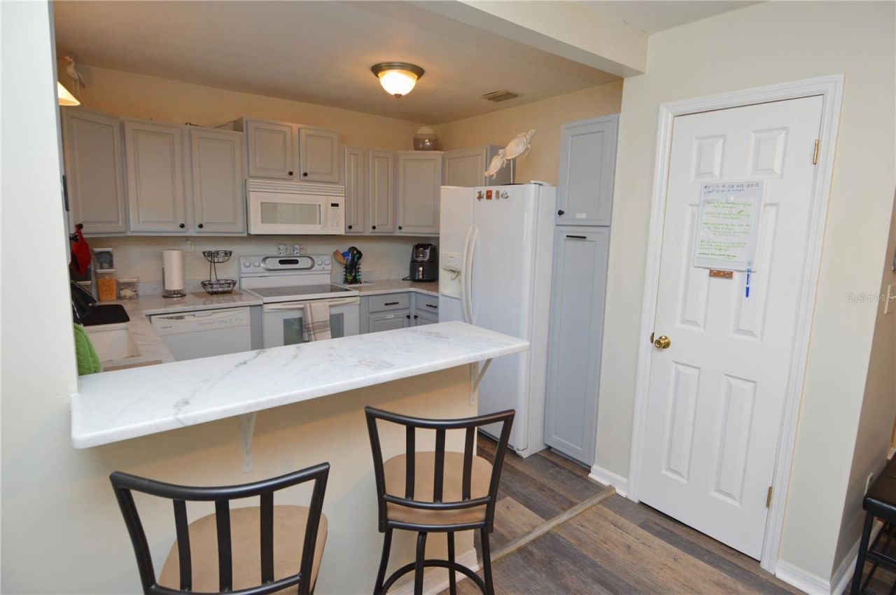 121 Seahorse Drive Se, Unit C, Saint Petersburg, FL 33705 Photo