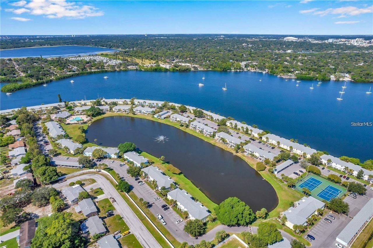 121 Seahorse Drive Se, Unit C, Saint Petersburg, FL 33705 Photo