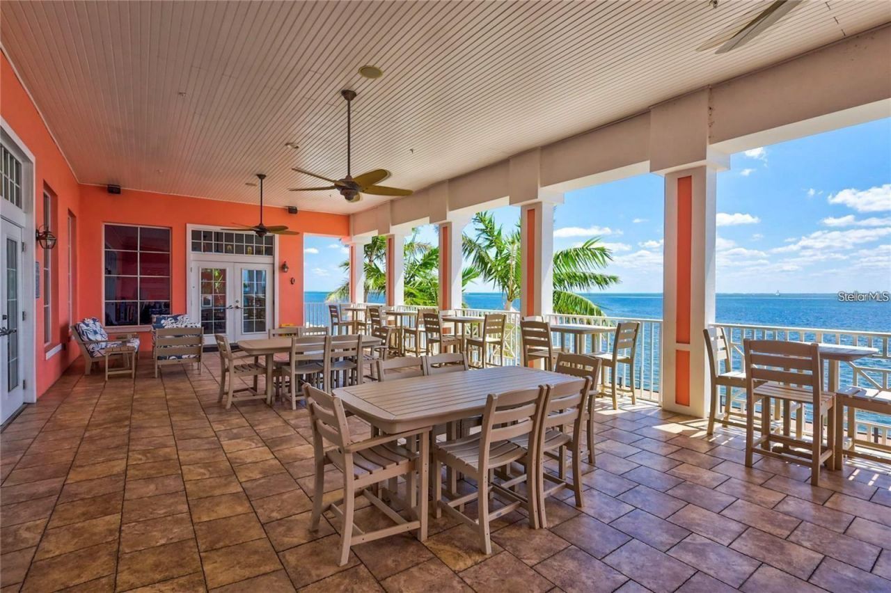 121 Seahorse Drive Se, Unit C, Saint Petersburg, FL 33705 Photo