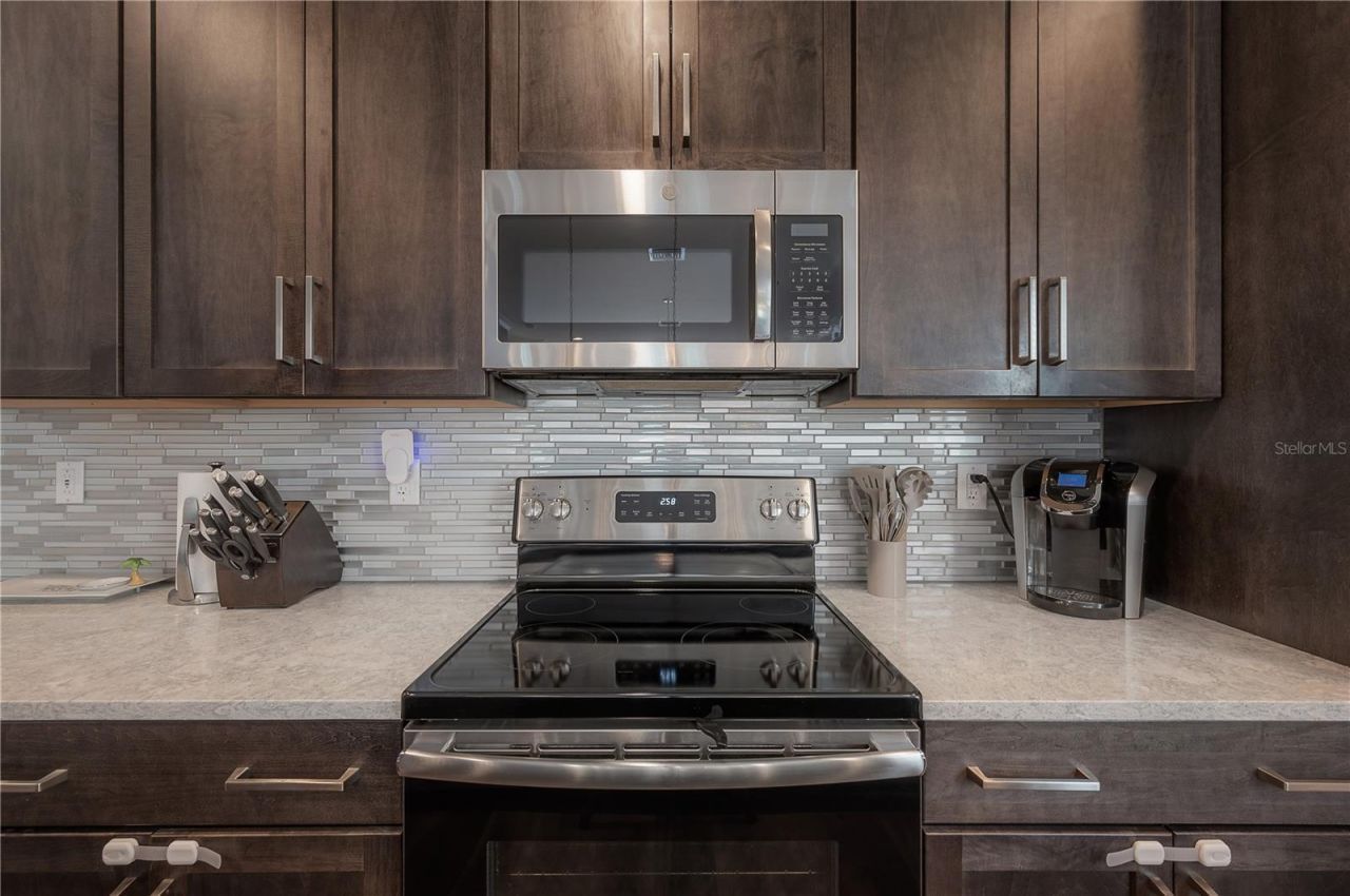 1162 25th Way N, Saint Petersburg, FL 33713 Photo