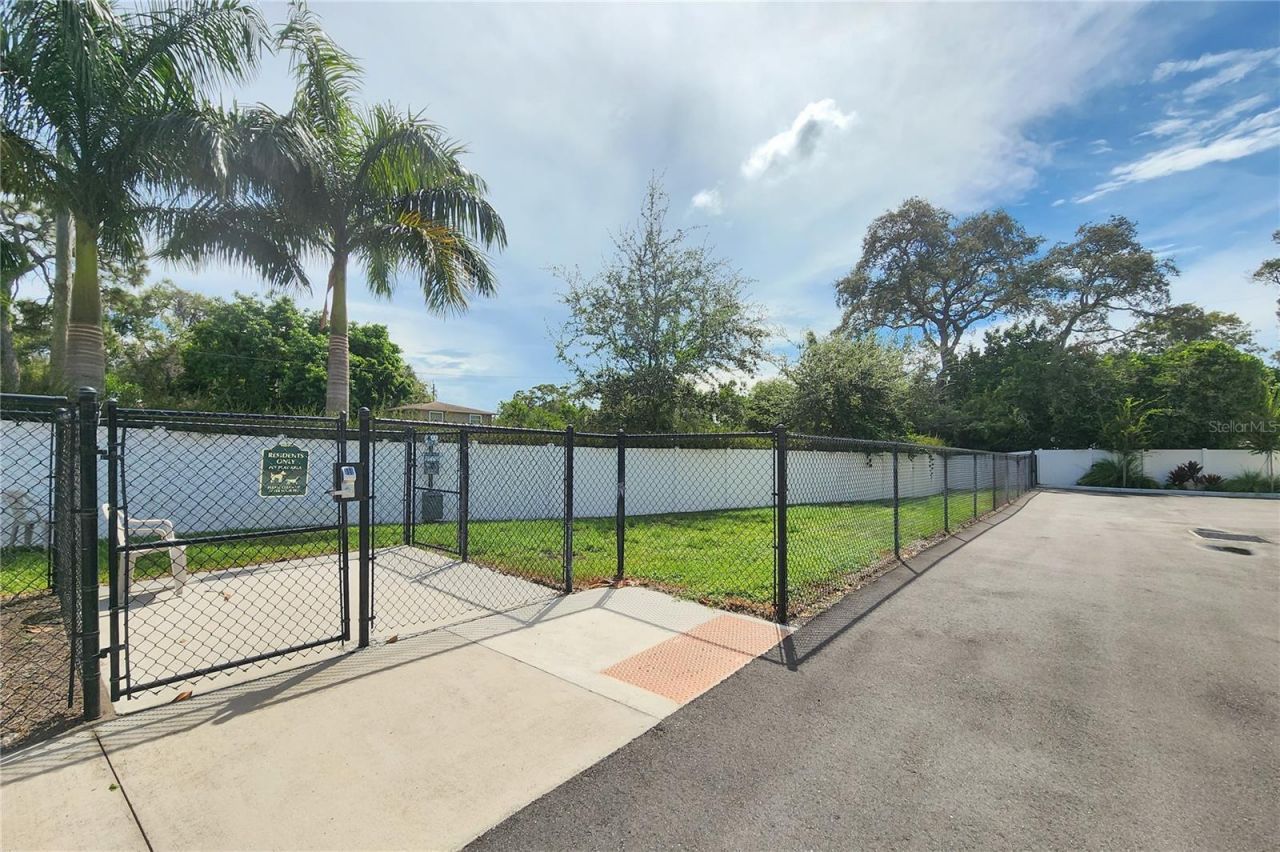 1162 25th Way N, Saint Petersburg, FL 33713 Photo