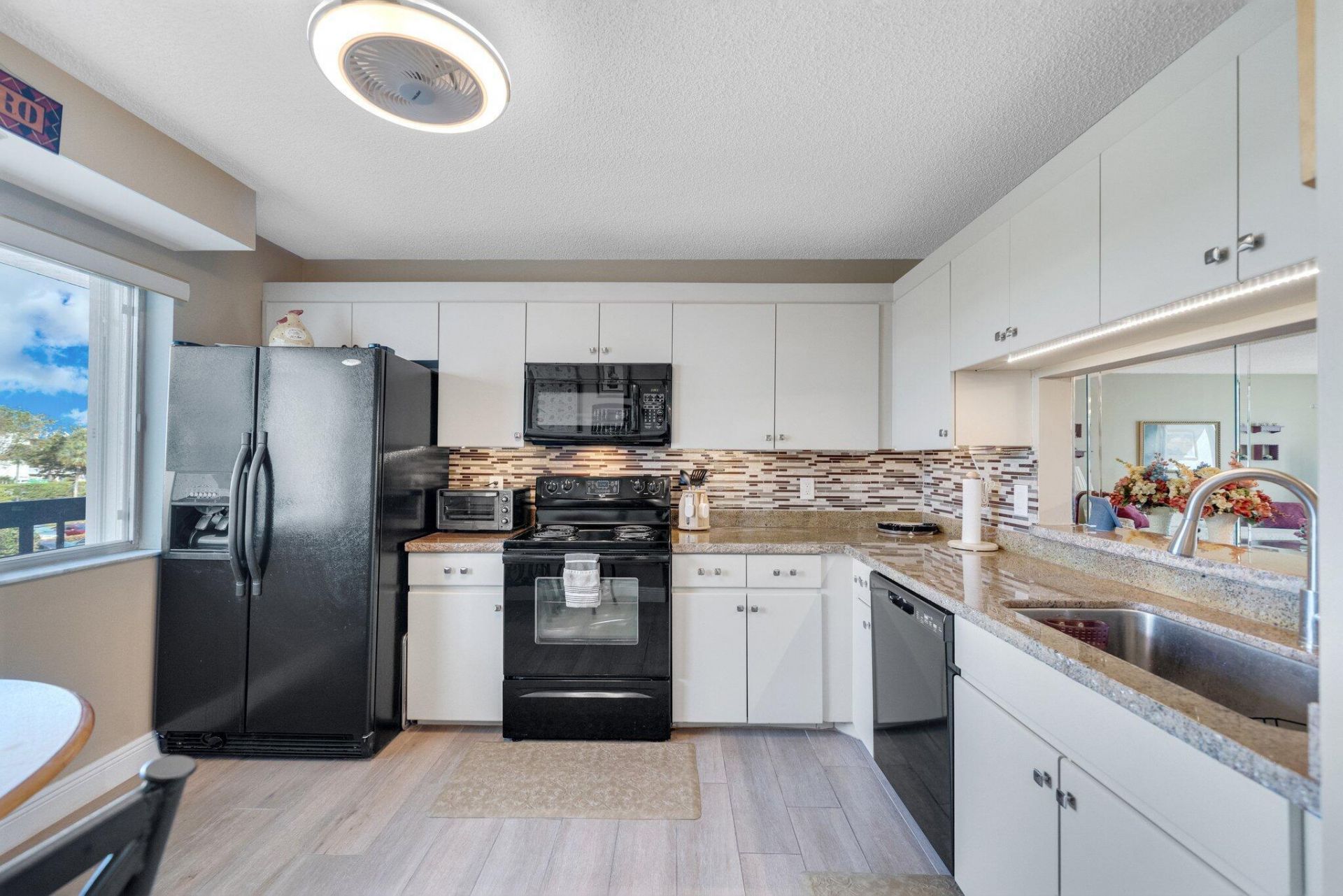 6698 10th Avenue N, Unit 327, Lake Worth, FL 33467 Photo