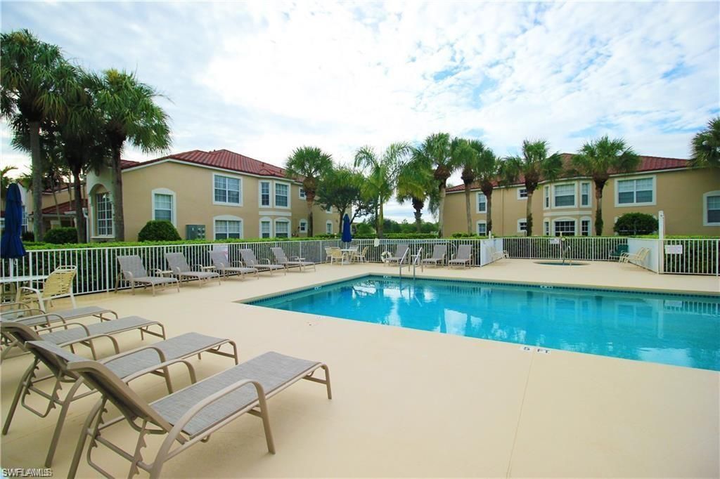 2925 Cypress Trace Cir, Unit 201, Naples, FL 34119 Photo