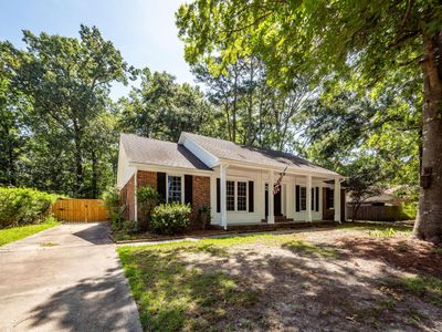 109 Runnymede Lane, Summerville, SC 29485
