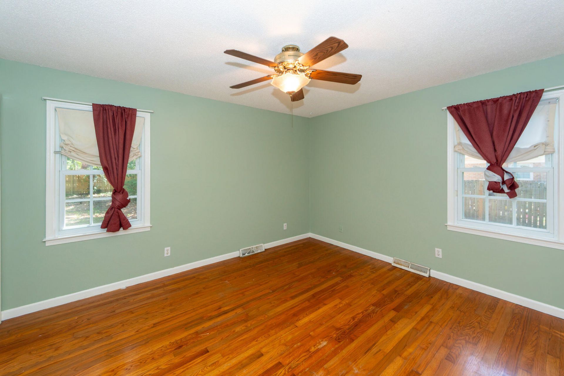 109 Runnymede Lane Photo 22