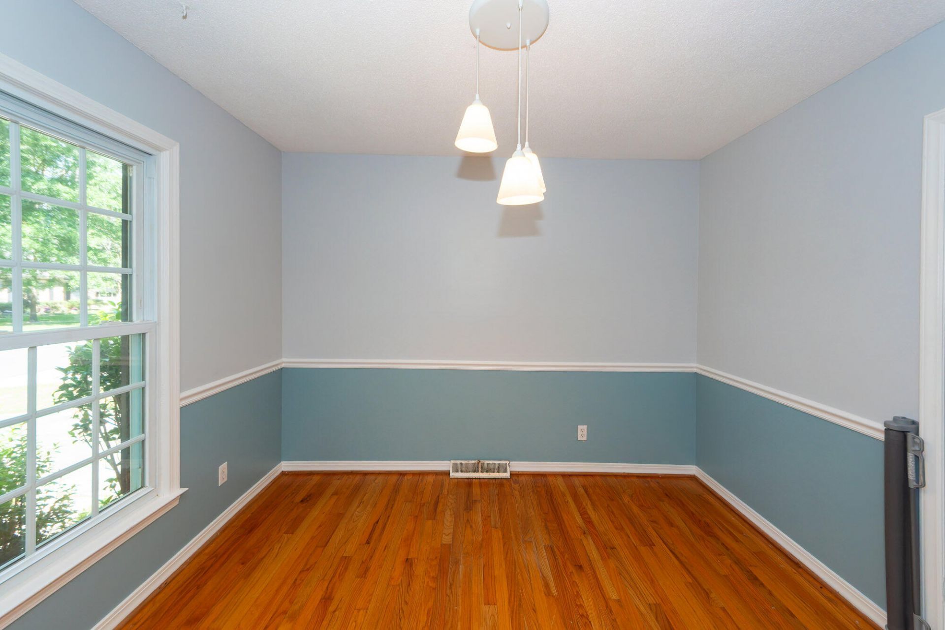 109 Runnymede Lane Photo 9
