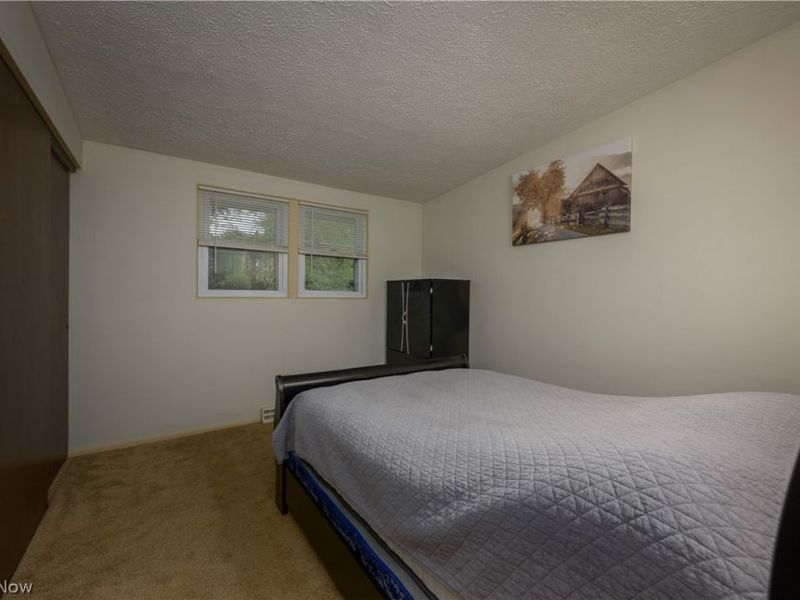 324 Lynn Circle NW, Canton, OH 44708 Photo 10