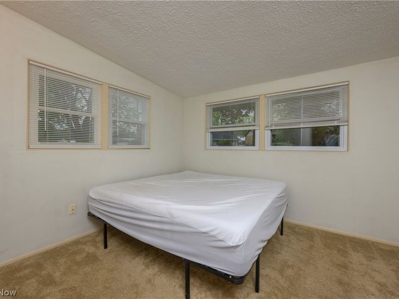 324 Lynn Circle NW, Canton, OH 44708 Photo 11