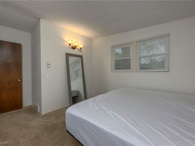 324 Lynn Circle NW, Canton, OH 44708 Photo 13