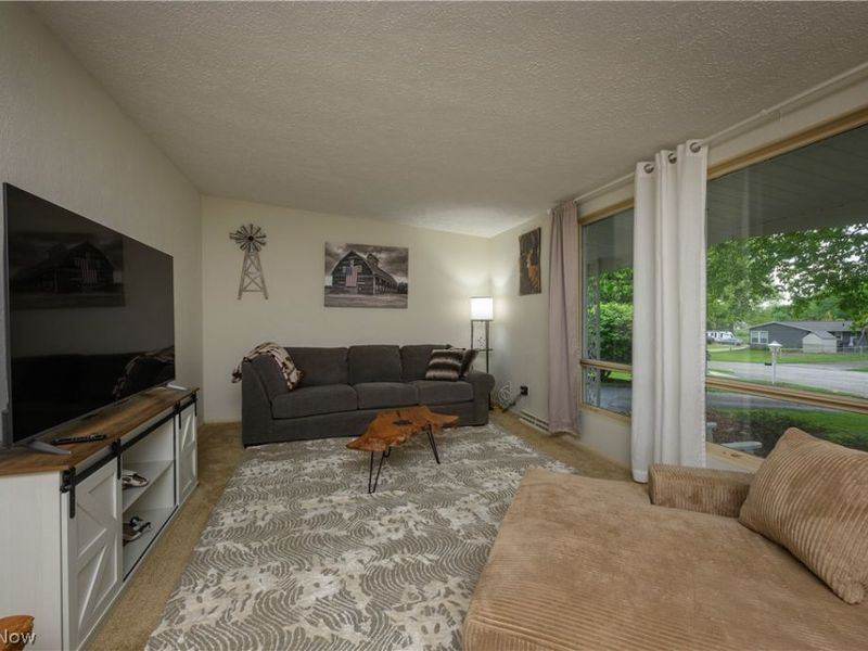 324 Lynn Circle NW, Canton, OH 44708 Photo 4