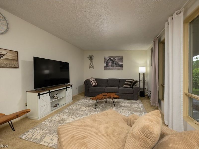 324 Lynn Circle NW, Canton, OH 44708 Photo 5