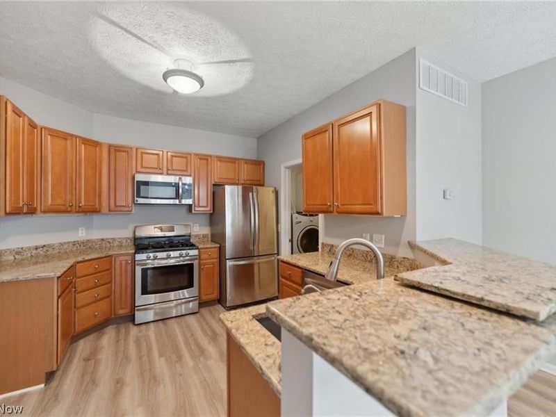 2672 Wyndgate Court, Unit 2672, Westlake, OH 44145 Photo 12