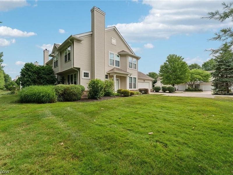 2672 Wyndgate Court, Unit 2672, Westlake, OH 44145 Photo 2