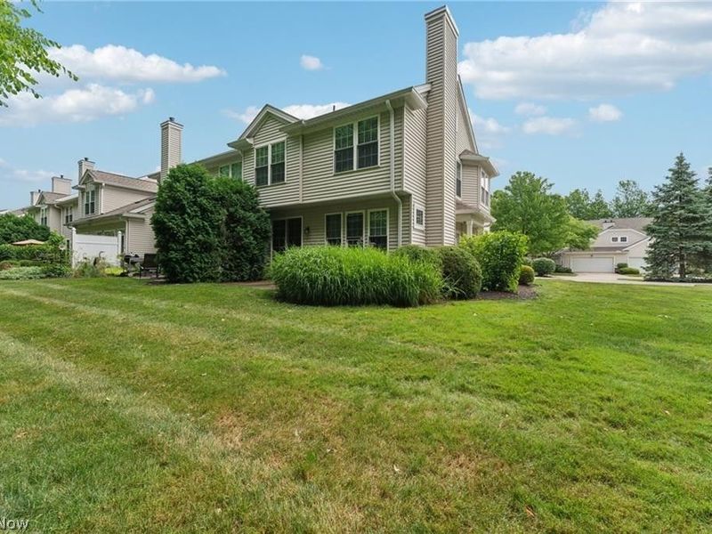2672 Wyndgate Court, Unit 2672, Westlake, OH 44145 Photo 3