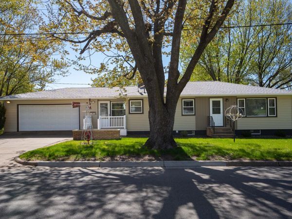 404 4th Street N, Sauk Rapids, MN 56379