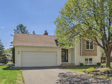10211 Lee Drive, Eden Prairie, MN 55347