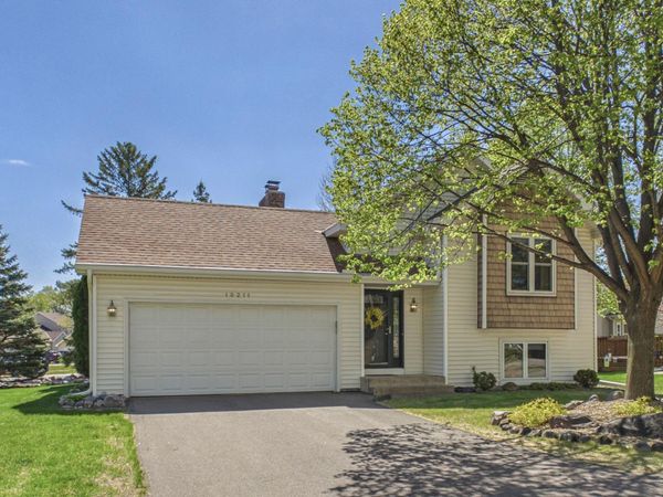 10211 Lee Drive, Eden Prairie, MN 55347