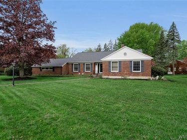 60 Knollwood Lane, Buffalo, NY 14221
