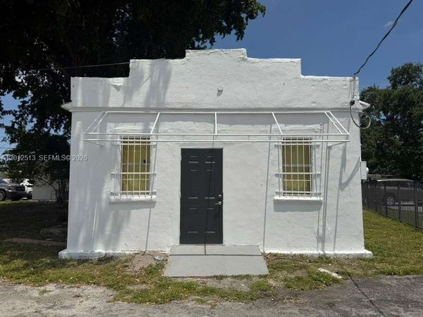 518 W Dania Beach Blvd , Dania Beach, FL 33004
