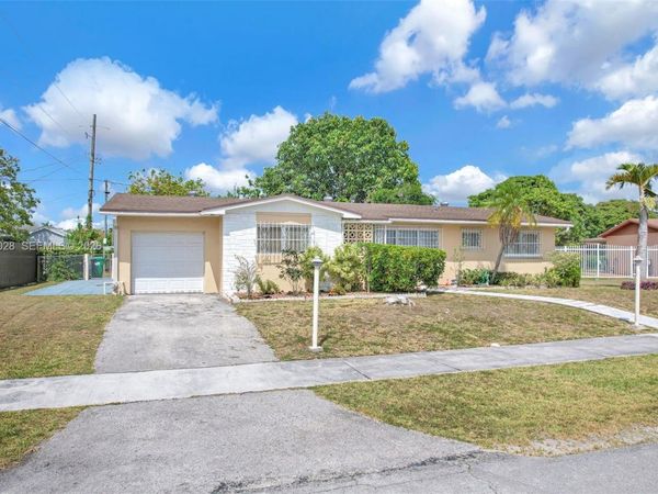 10565 SW 156th Ln , Miami, FL 33157
