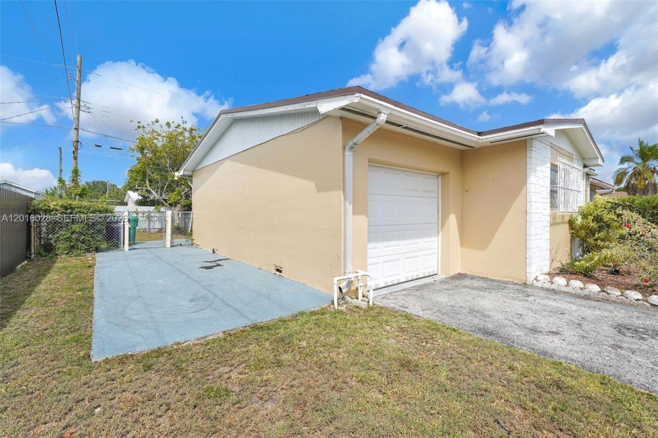 10565 SW 156th Ln, Miami, FL 33157 Photo