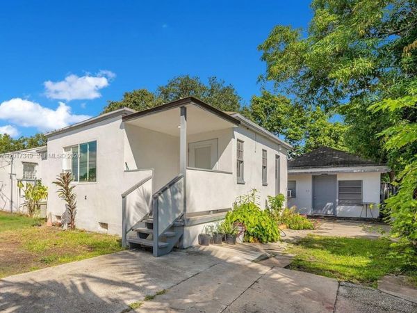 35 NW 57th St , Miami, FL 33127