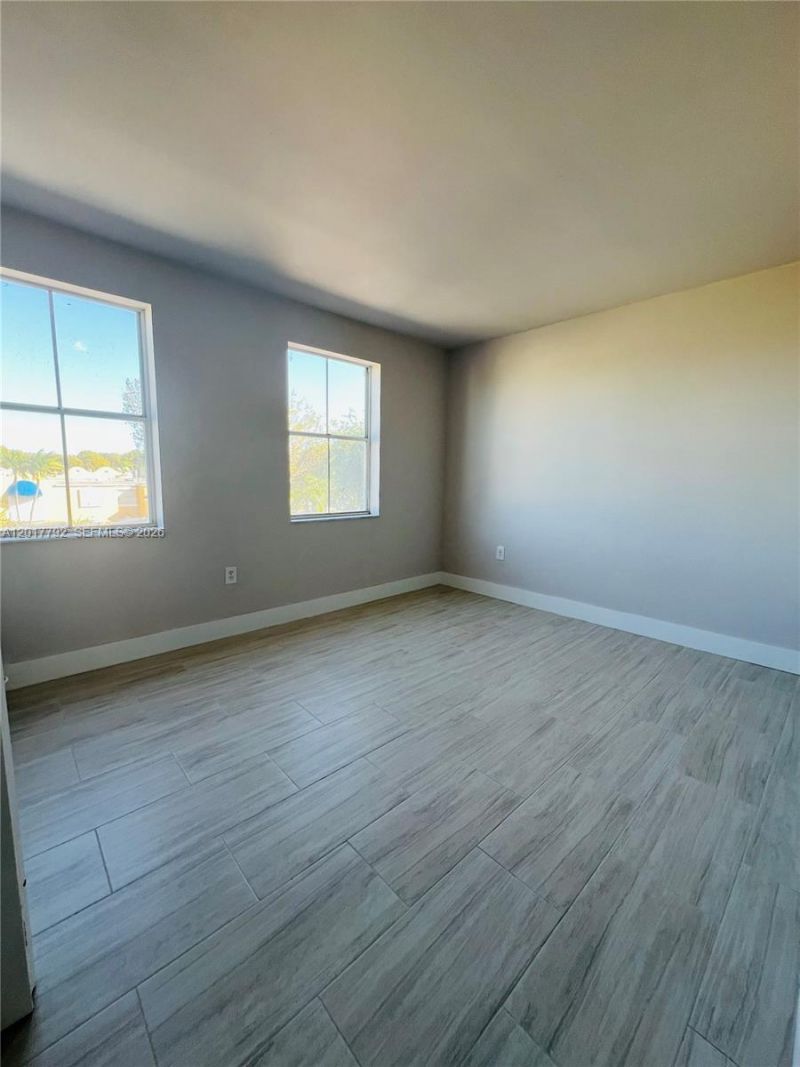 380 NW 85th Pl , Unit 1406, Miami, FL 33126 Photo