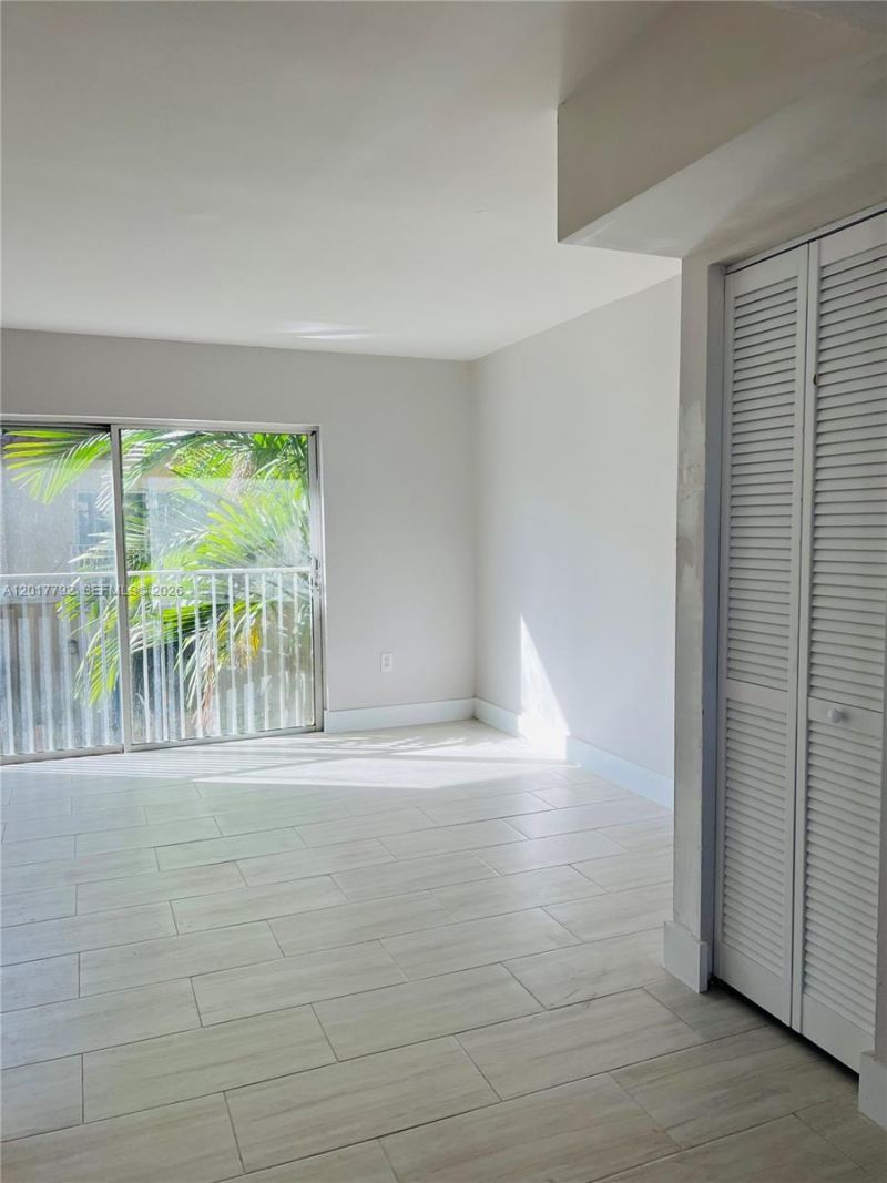 380 NW 85th Pl , Unit 1406, Miami, FL 33126 Photo