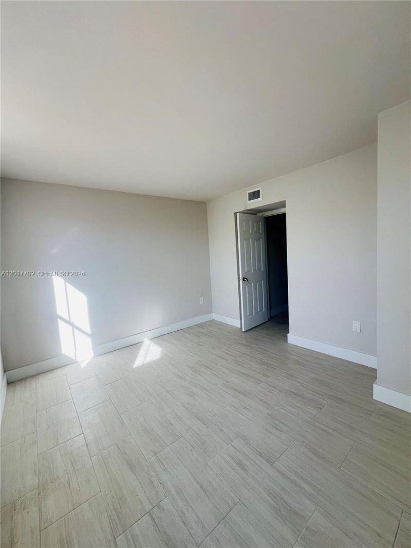 380 NW 85th Pl , Unit 1406, Miami, FL 33126 Photo