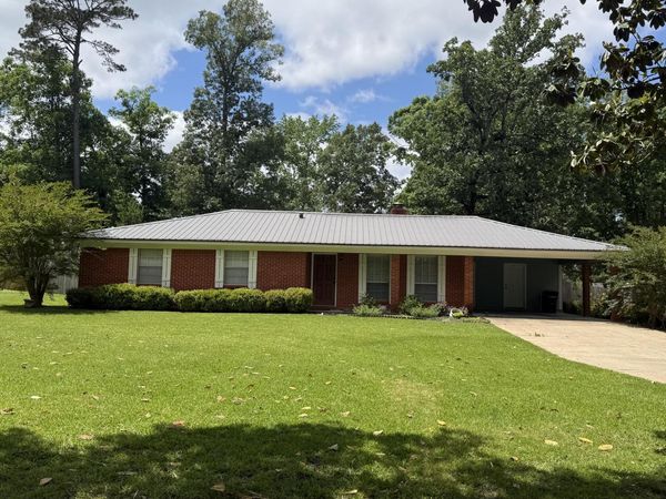 421 McMinn, Louisville, MS 39339