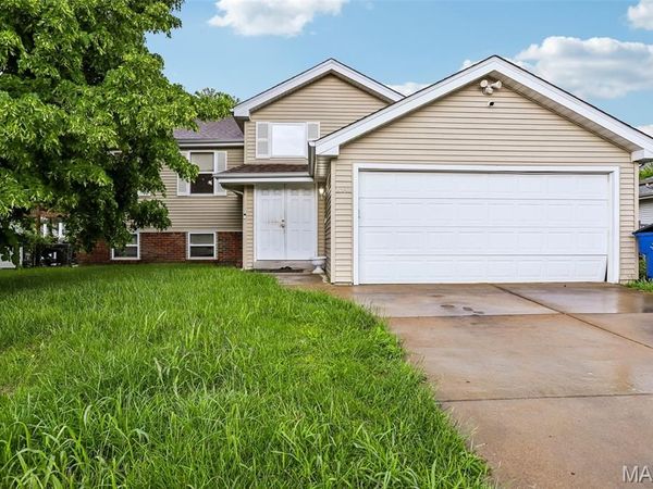 2342 Farnham Lane, Florissant, MO 63033
