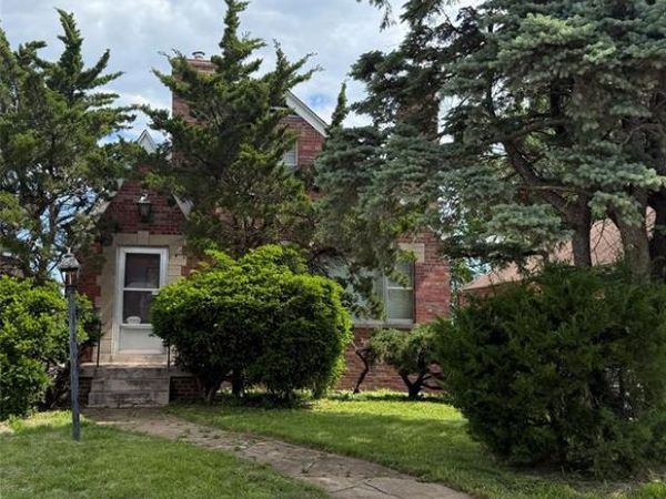 1615 Veronica Avenue , St Louis, MO 63147