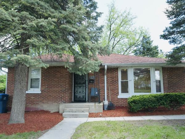 1325 GLENN Drive , North Chicago, IL 60064