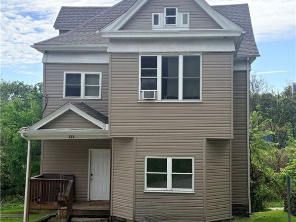 131 Spring St, Coal Center, PA 15423