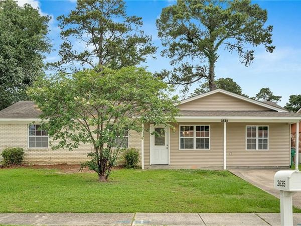3635 MEADOWDALE Drive, Slidell, LA 70458