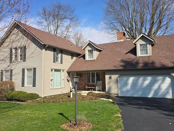 1210 South Street , Findlay, OH 45840