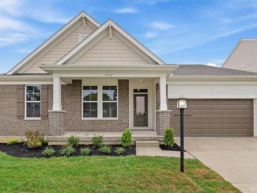 2552 Golden Leaf Drive, Beavercreek, OH 45431