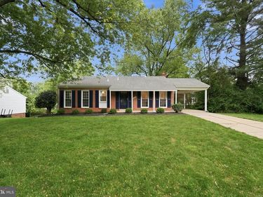 1827 ABBOTSFORD DRIVE, VIENNA, VA 22182