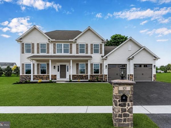 101 WOLFE CIRCLE, HARRISBURG, PA 17112