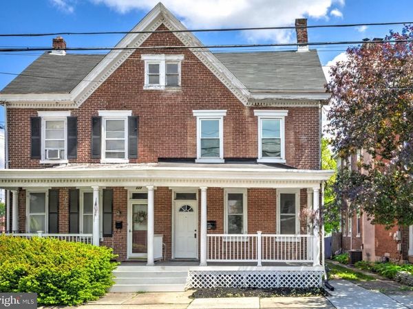 225 N COLLEGE STREET , CARLISLE, PA 17013