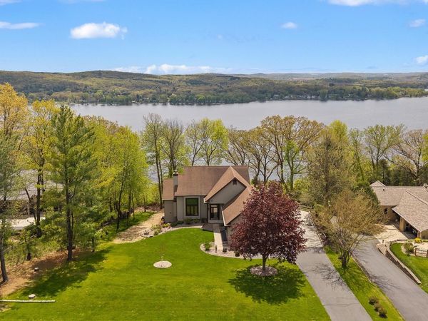 W10725 Wildwood Way, Poynette, WI 53955
