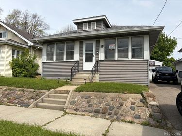 2210 Brown Street, Flint, MI 48503
