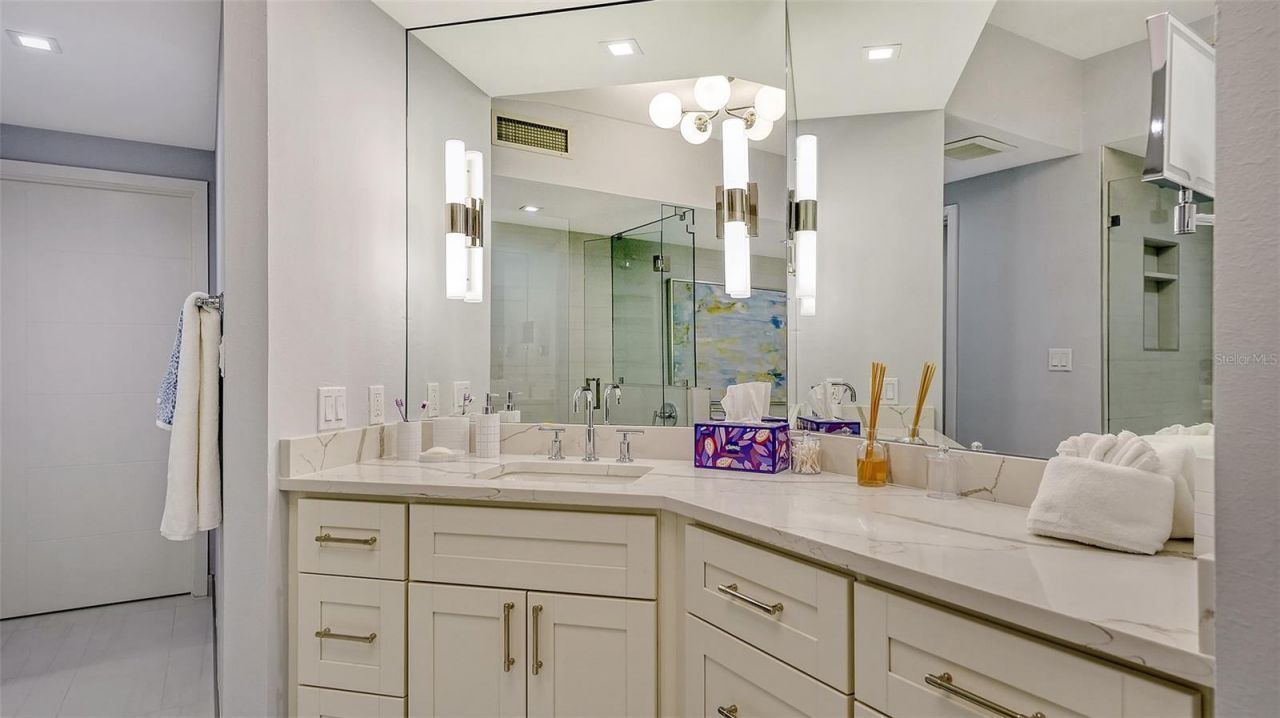 3060 Grand Bay Boulevard, Unit 172, Longboat Key, FL 34228 Photo