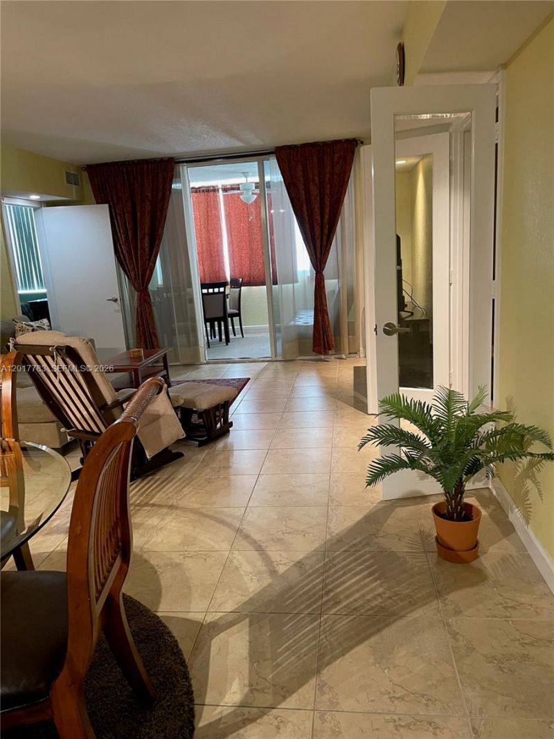5005 Collins Ave , Unit 1422, Miami Beach, FL 33140 Photo