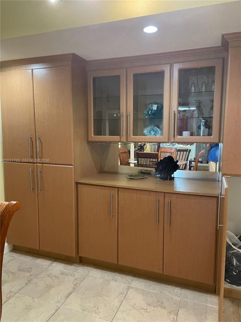 5005 Collins Ave , Unit 1422, Miami Beach, FL 33140 Photo